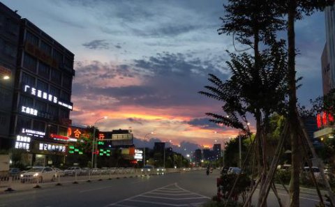 多多28：小米靠什么跻身国产手机品牌？战略定位很重要！（一）